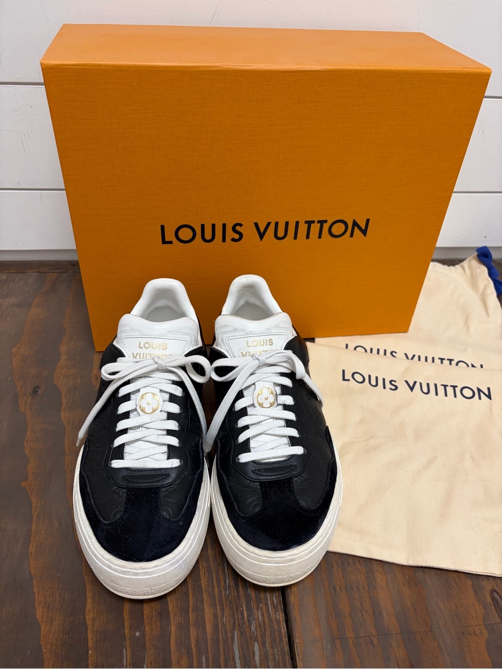 Louis Vuitton women’s Black & White Low-Top platform Sneakers